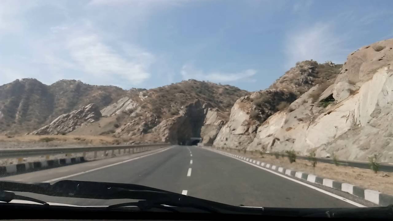 Day 04: Drive from Jodhpur to Udaipur (280 km-06 hours)